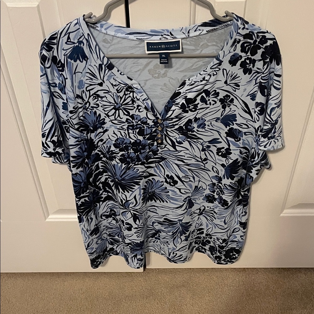 Karen Scott Women's Navy/Light Blue Casual Top Extra Large (Like New)